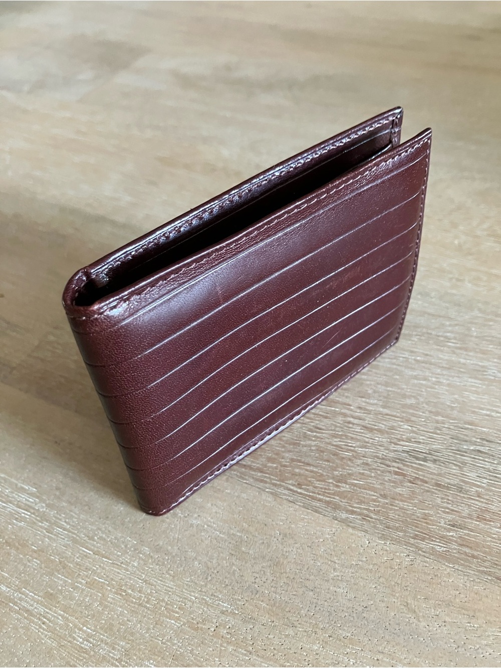 Perry Ellis Portfolio Men's Leather Bifold Wallet - Burgundy
